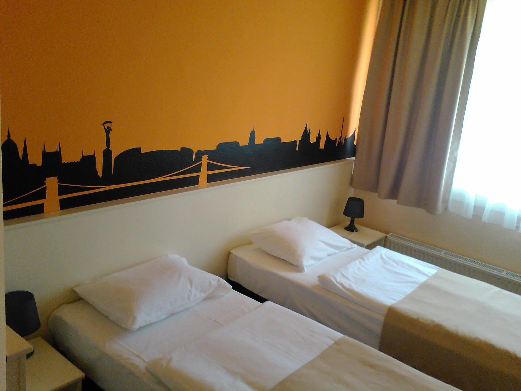 Hotel Pest Inn Budapest Værelse billede